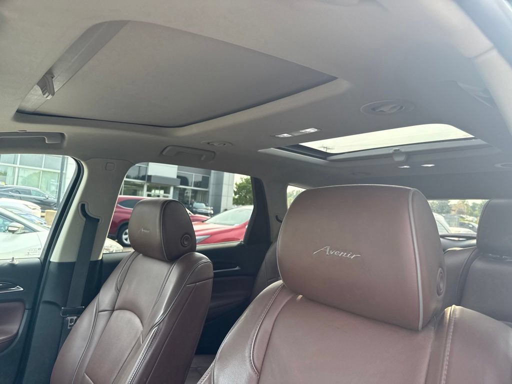 Used 2018 Buick Enclave Avenir w/ Avenir Technology Package AWD/4WD image 24