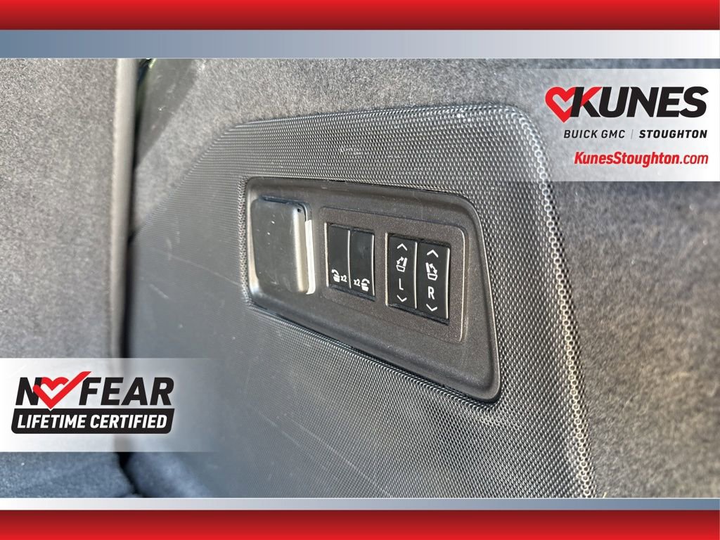 Used 2023 Cadillac Escalade Premium Luxury image 21