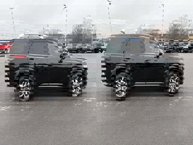 Used 2023 Nissan Pathfinder SL image 32