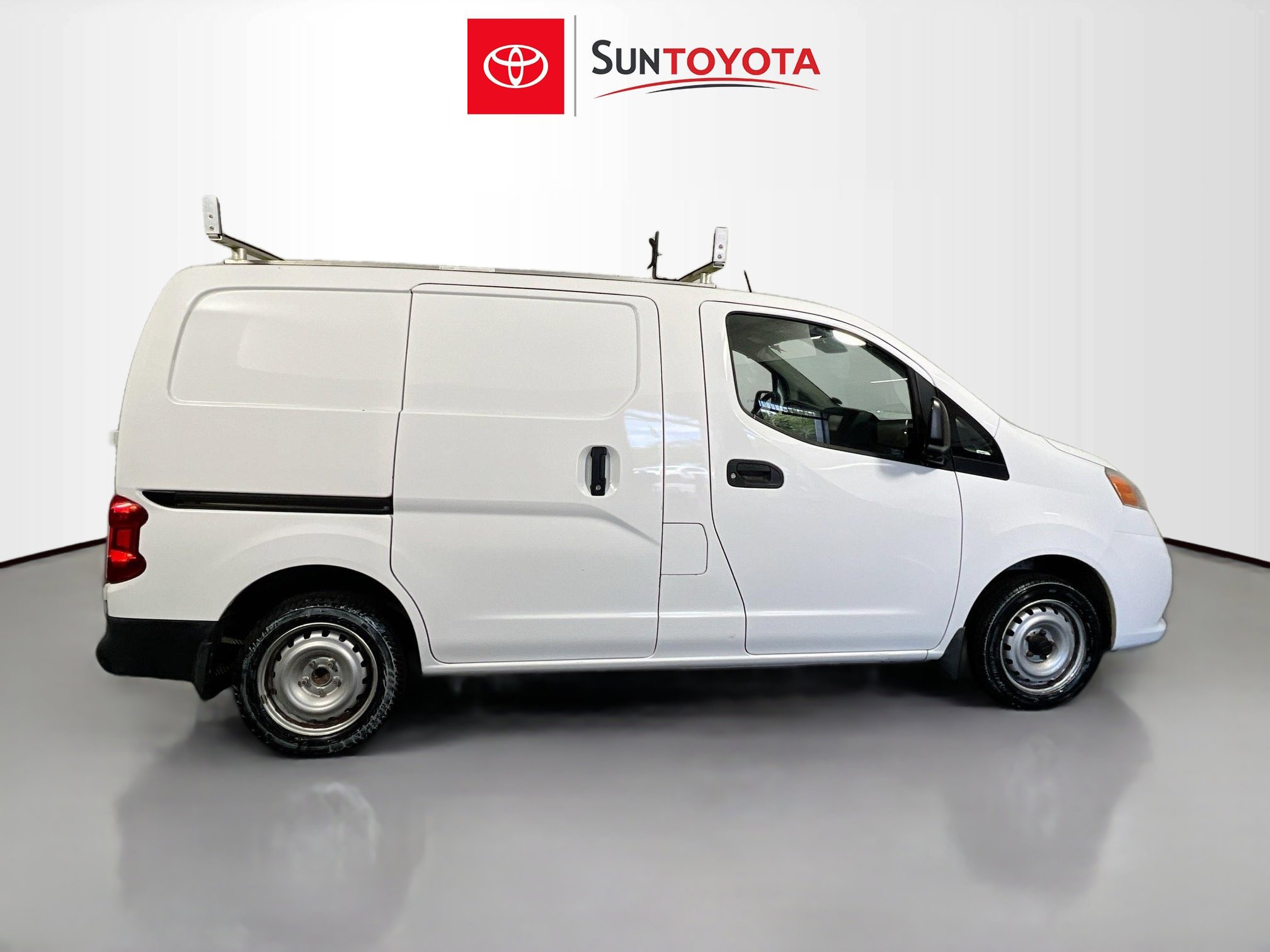 Used 2020 Nissan NV200 S FWD image 2