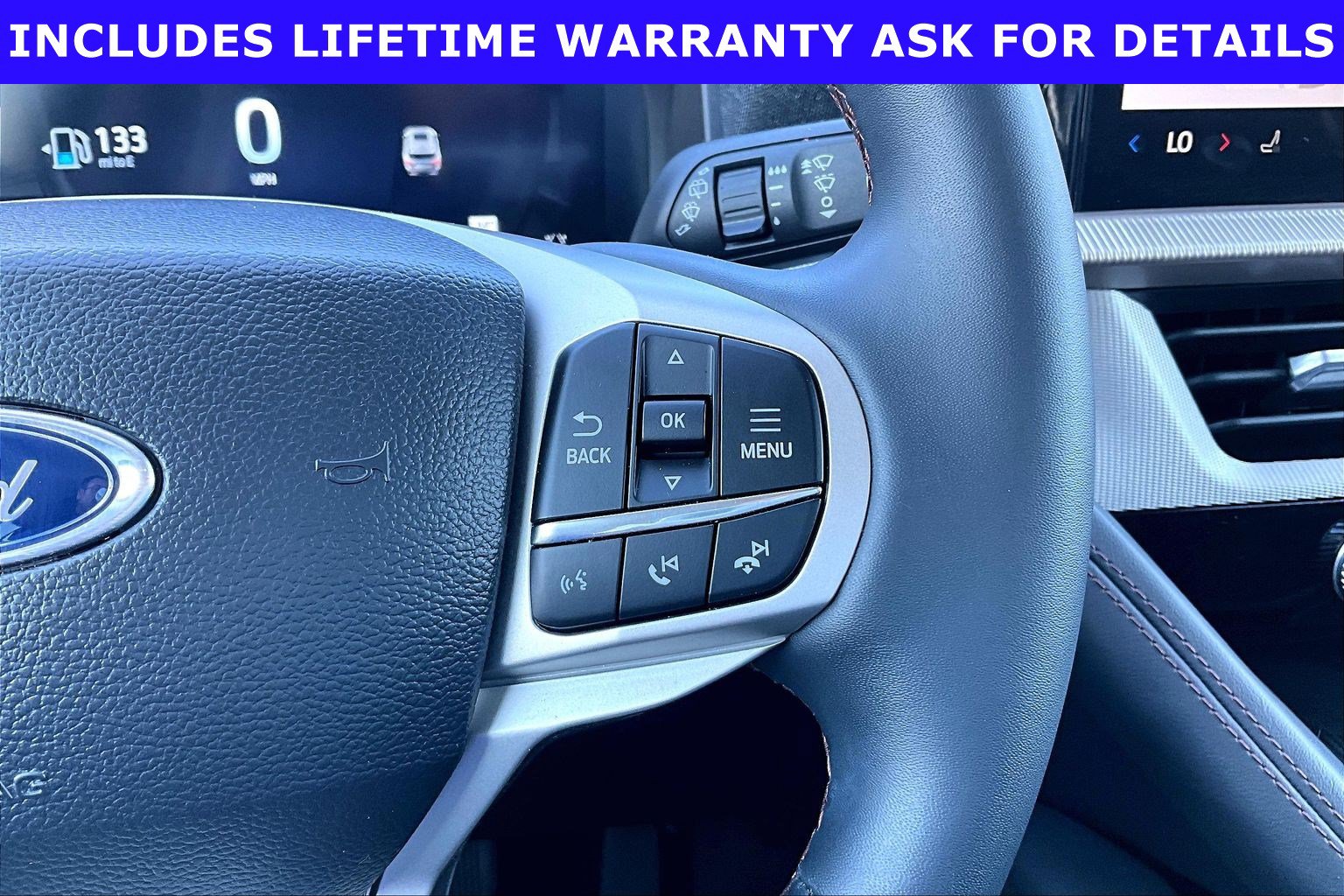 Used 2025 Ford Explorer Active RWD image 16