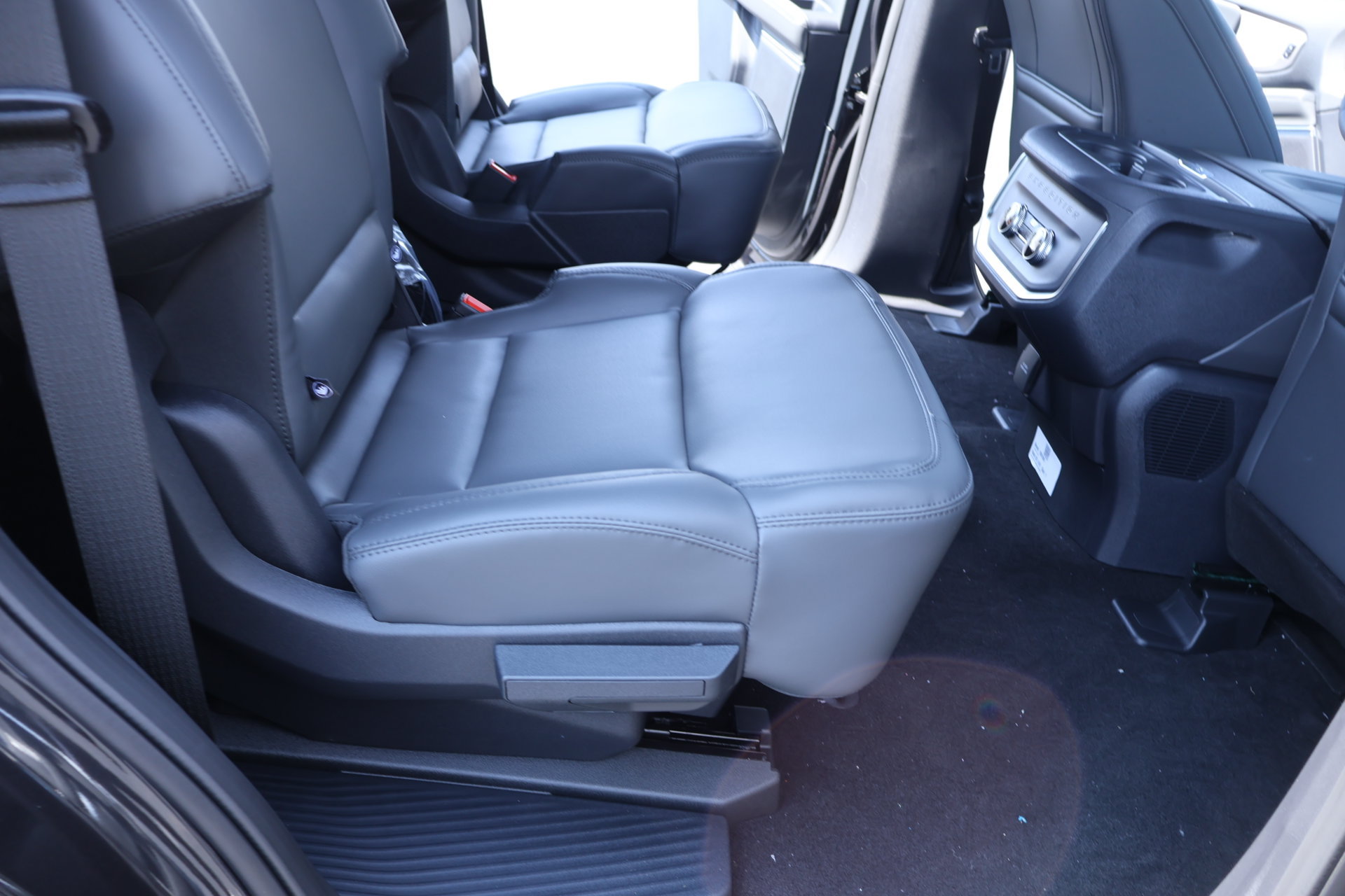 New 2027 Ford Expedition Active AWD/4WD image 16