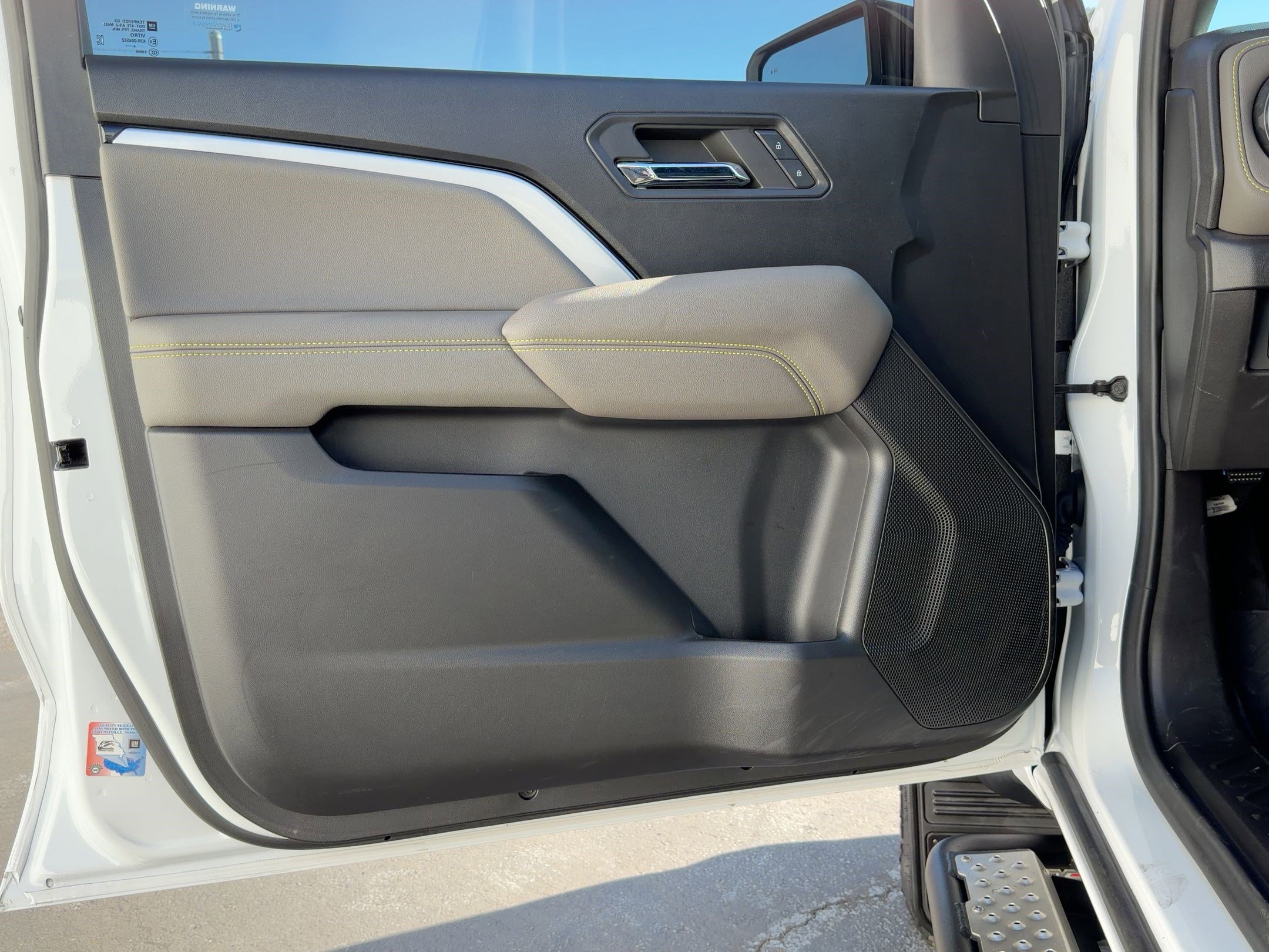 Used 2024 Chevrolet Colorado ZR2 w/ Technology Package image 20