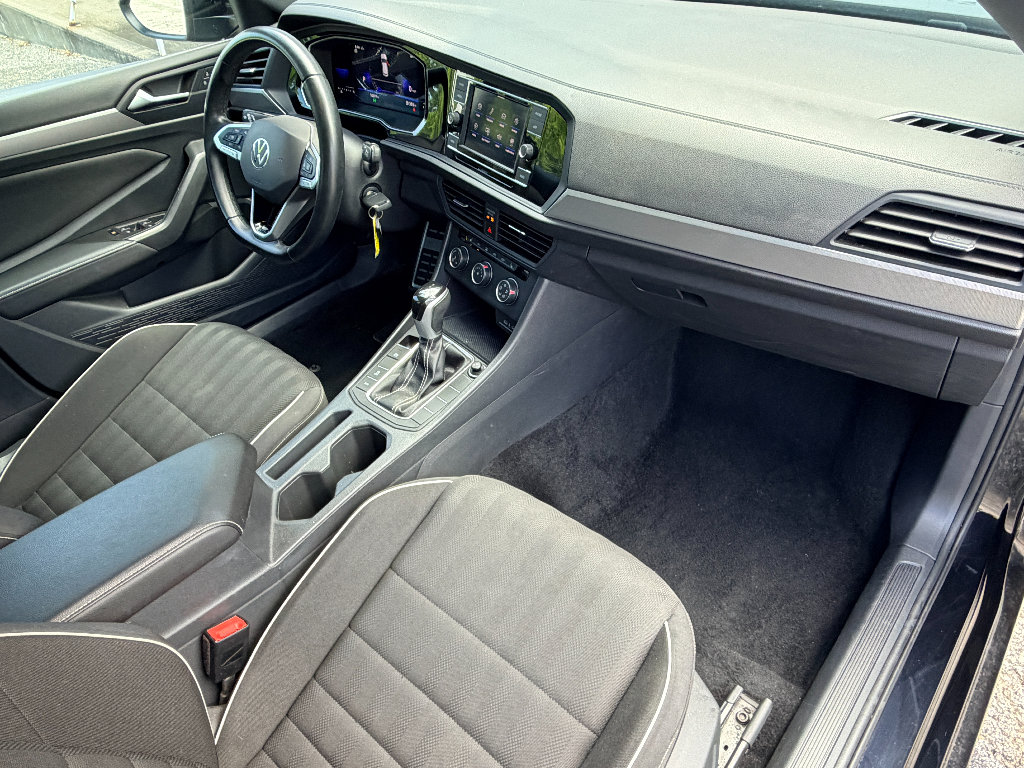 Used 2024 Volkswagen Jetta Sport FWD image 21