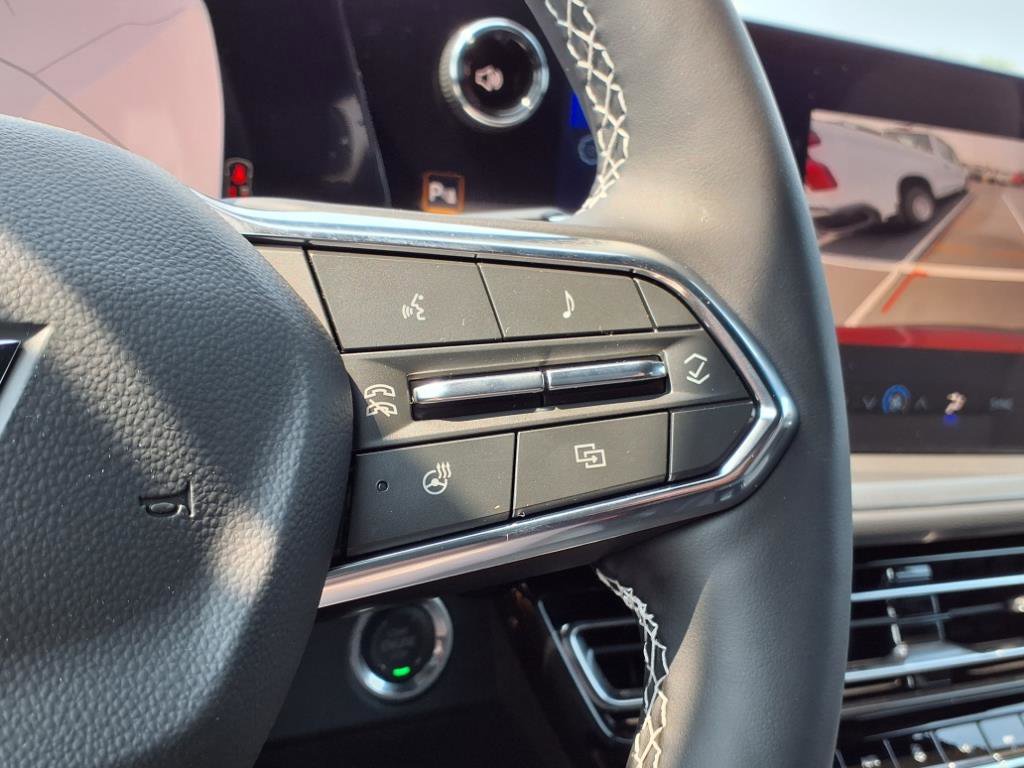 New 2026 Chevrolet Traverse LT w/ LPO, Floor Liner Package image 11