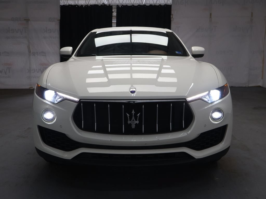 Used 2018 Maserati Levante AWD/4WD image 2