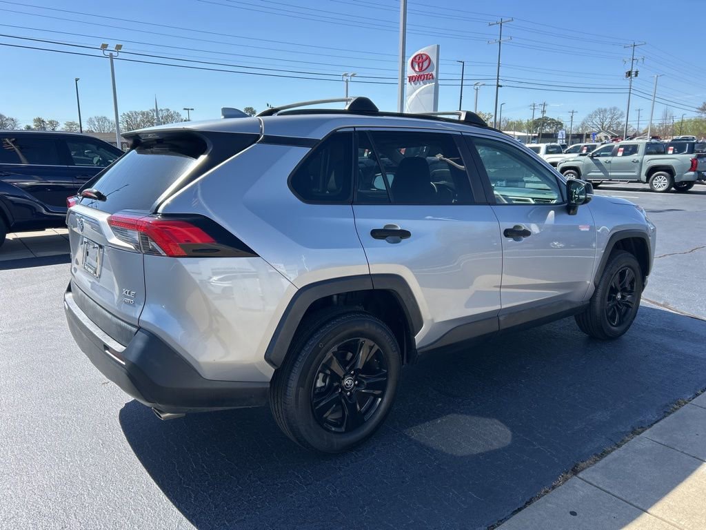 Used 2020 Toyota RAV4 XLE image 18