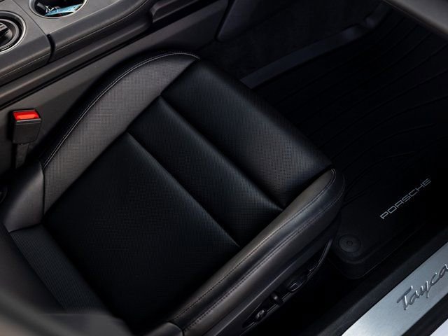 Certified 2025 Porsche Taycan w/ Premium Package image 34