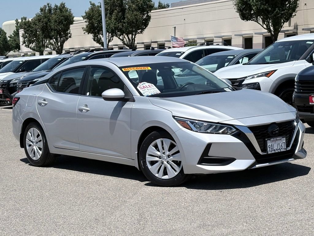 Used 2022 Nissan Sentra S FWD image 2