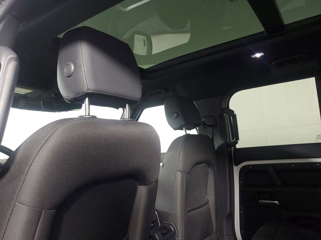 Used 2025 Land Rover Defender 110 S image 12