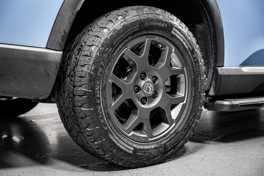 Used 2025 Honda Pilot TrailSport image 7