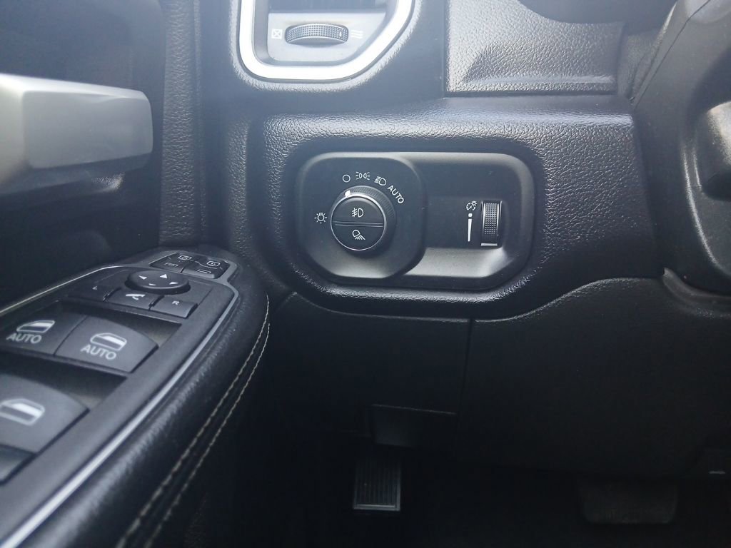 Used 2024 RAM 3500 Big Horn image 16