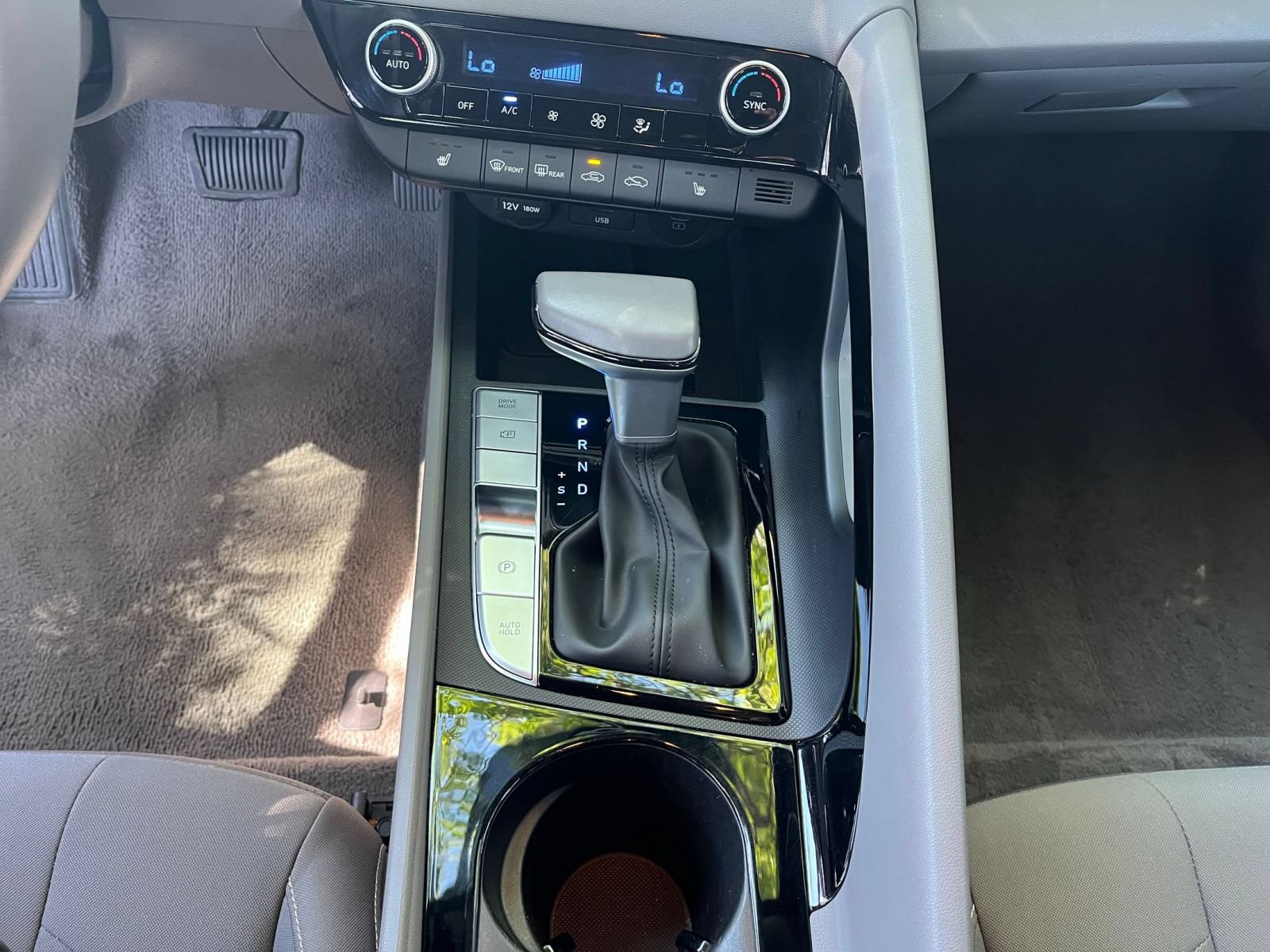 Used 2025 Hyundai Elantra SEL FWD image 42