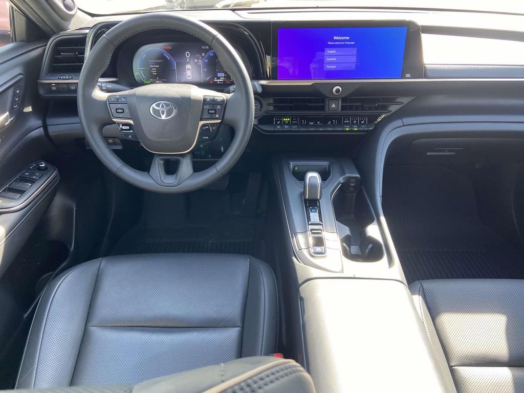 Used 2023 Toyota Crown Limited image 11