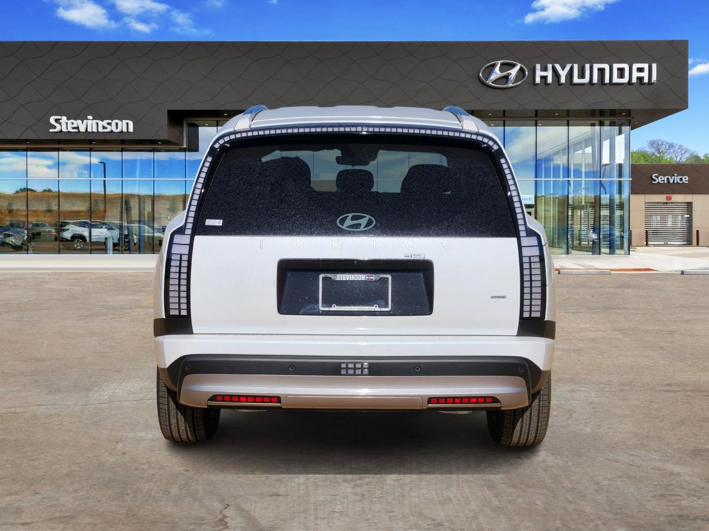 New 2026 Hyundai Ioniq 9 SE image 3