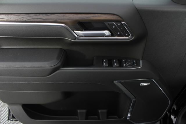 New 2026 GMC Sierra 1500 SLT image 14