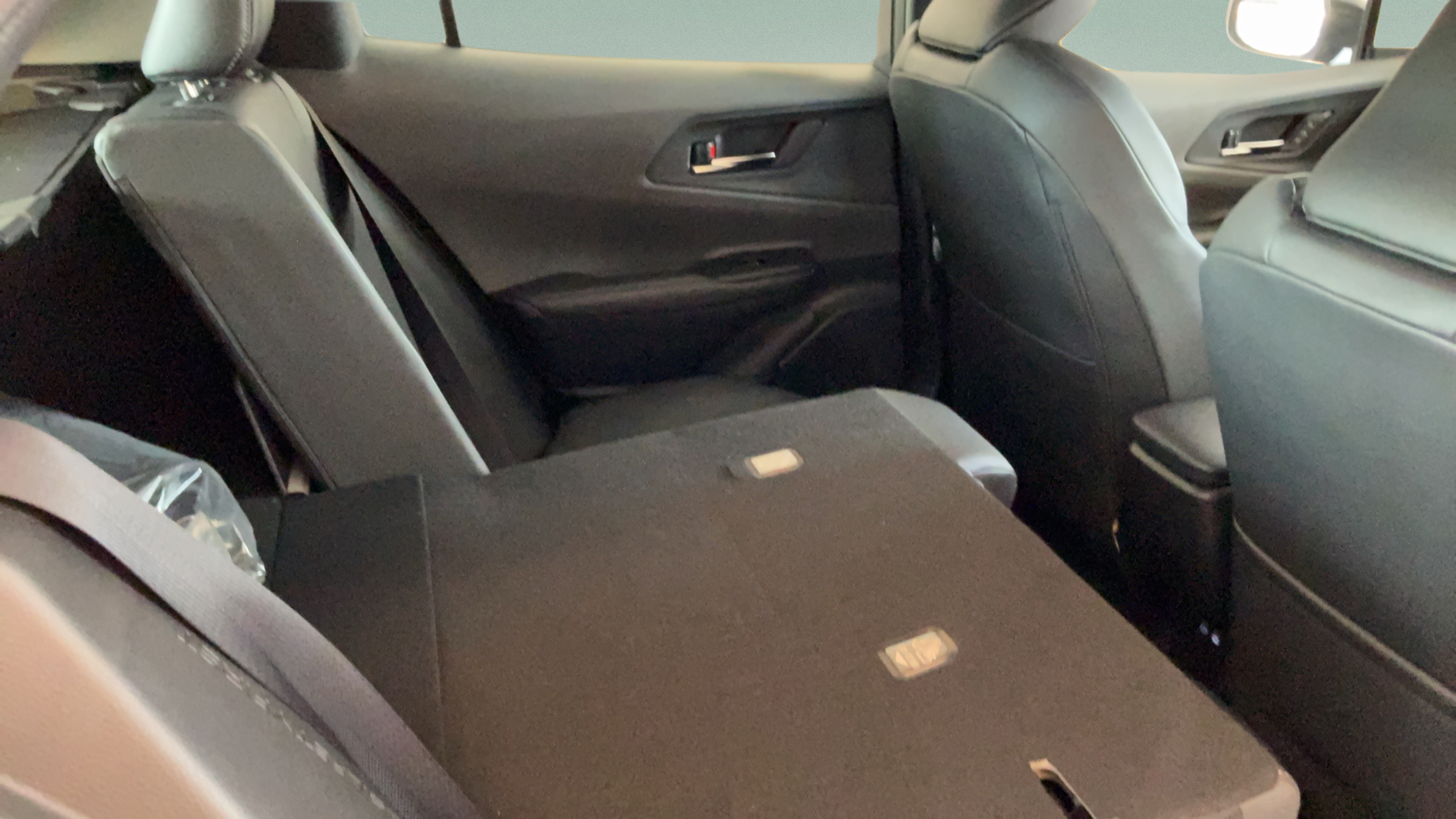 Used 2025 Toyota Prius Limited FWD image 26