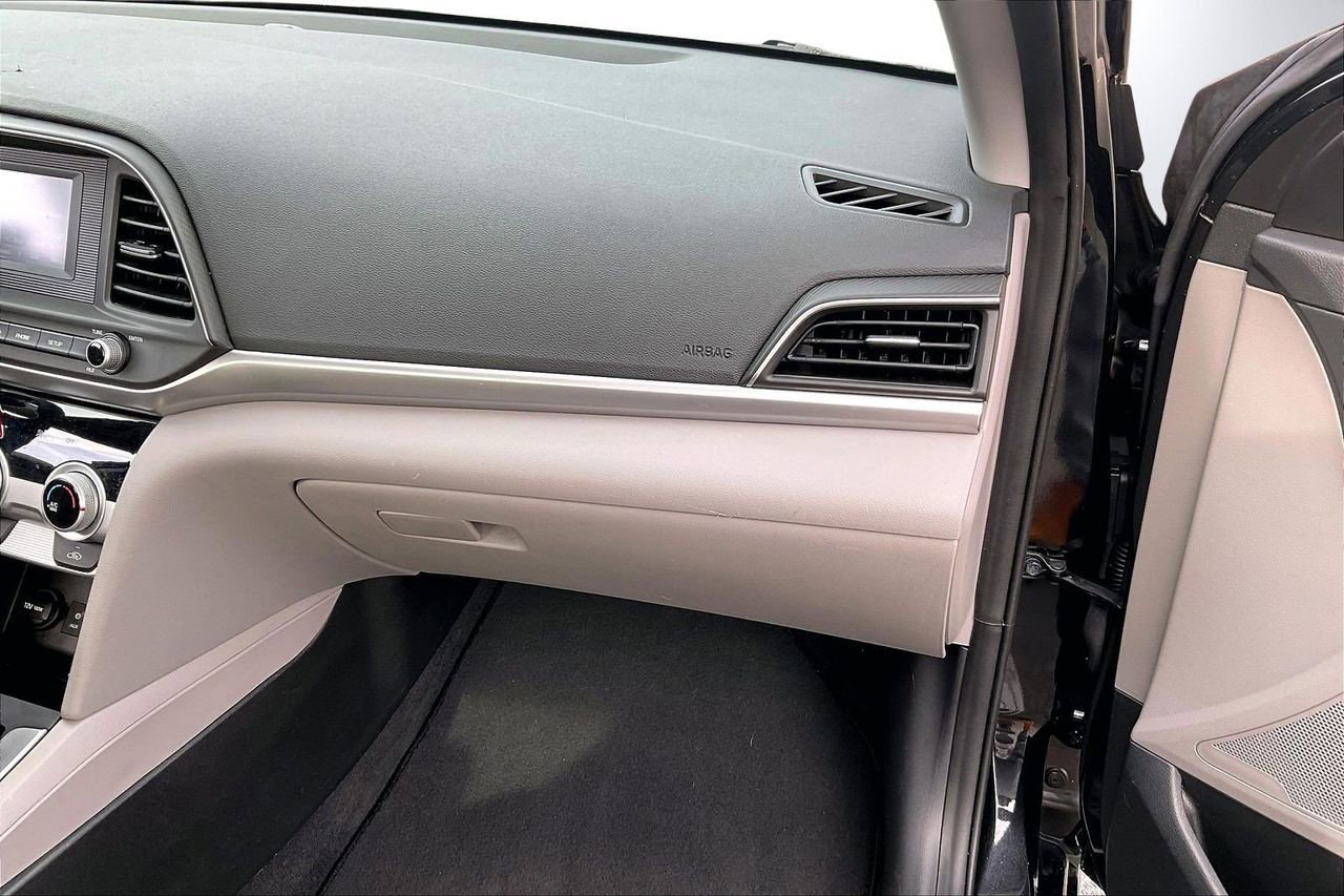 Used 2019 Hyundai Elantra SE image 19
