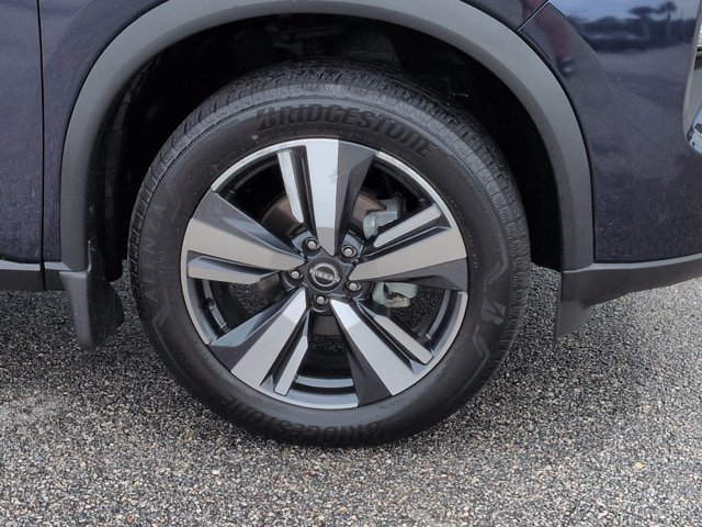 Used 2025 Nissan Rogue SL FWD image 12