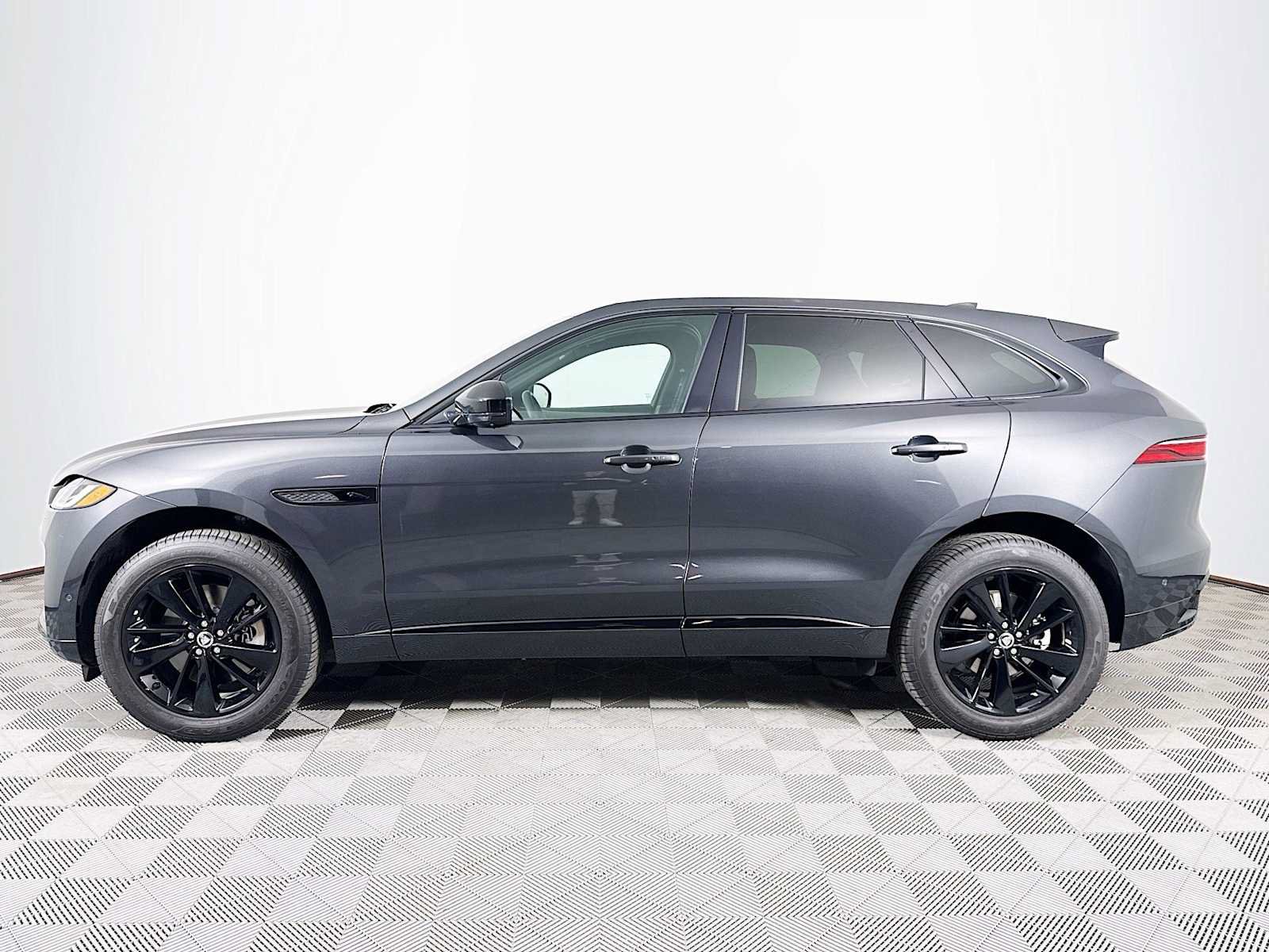 Used 2026 Jaguar F-PACE R-Dynamic S AWD/4WD image 8