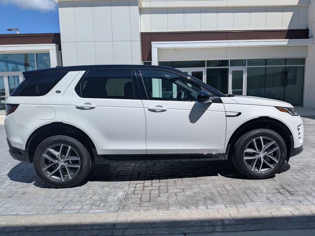 New 2026 Land Rover Discovery Sport Landmark AWD/4WD image 4