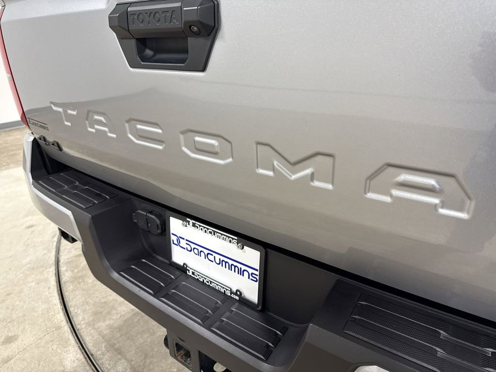 Used 2025 Toyota Tacoma TRD Off-Road image 25