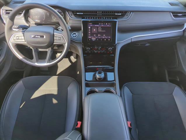 New 2025 Jeep Grand Cherokee Altitude image 16