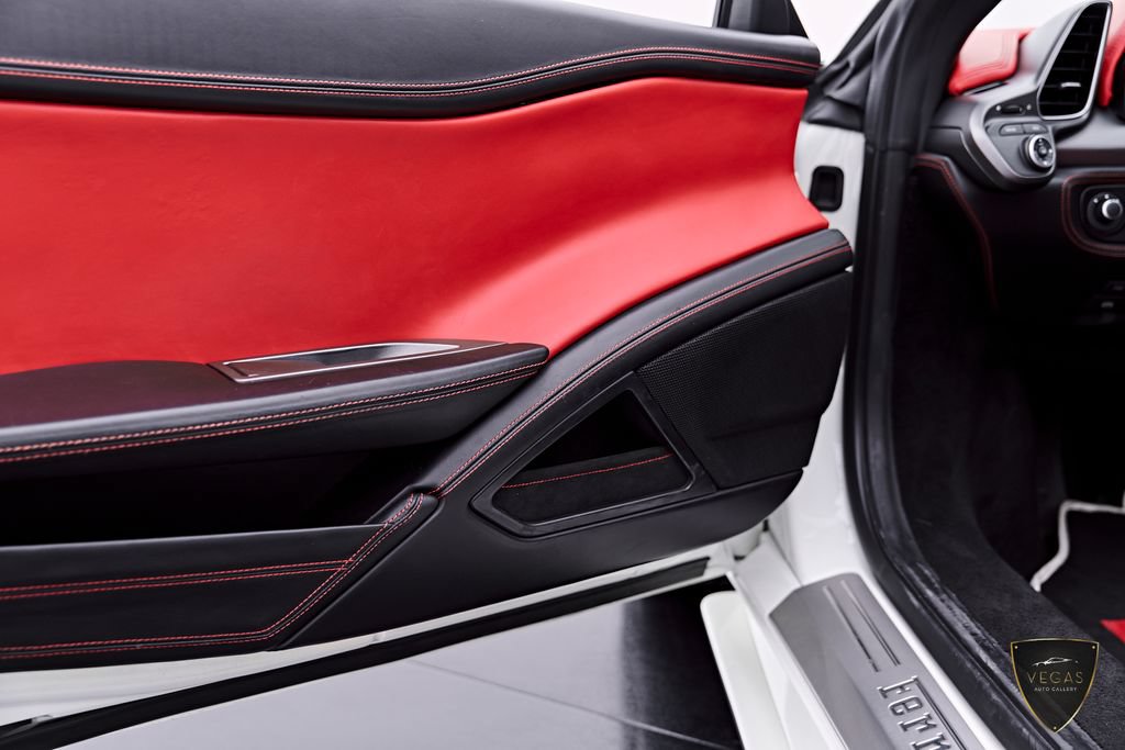 Used 2014 Ferrari 458 Spider RWD image 47