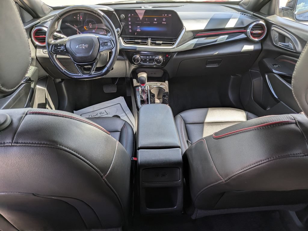 Used 2024 Chevrolet Trax RS w/ Sunroof Package FWD image 15