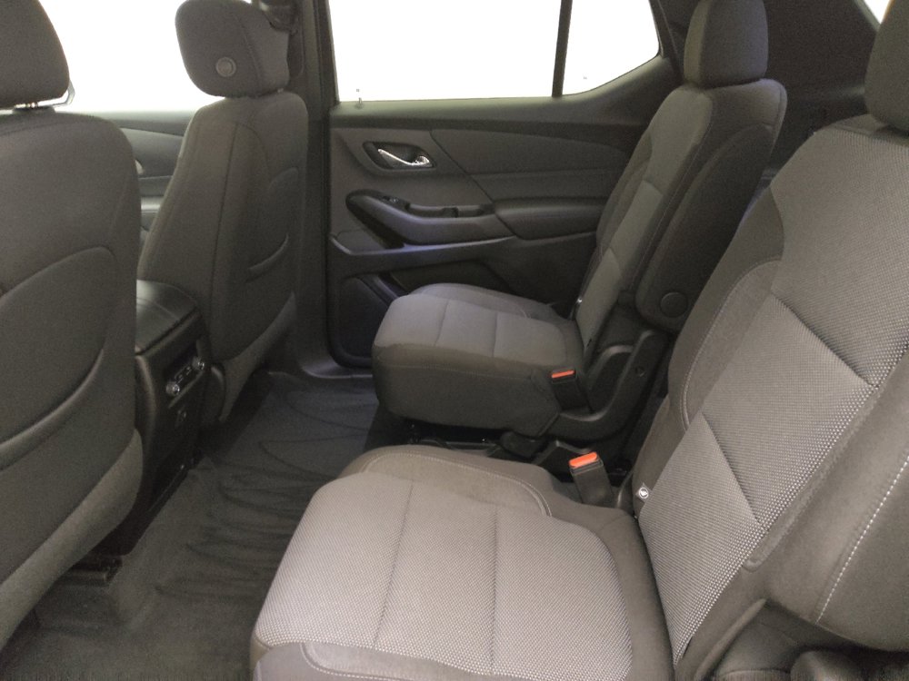 Used 2023 Chevrolet Traverse LT image 18