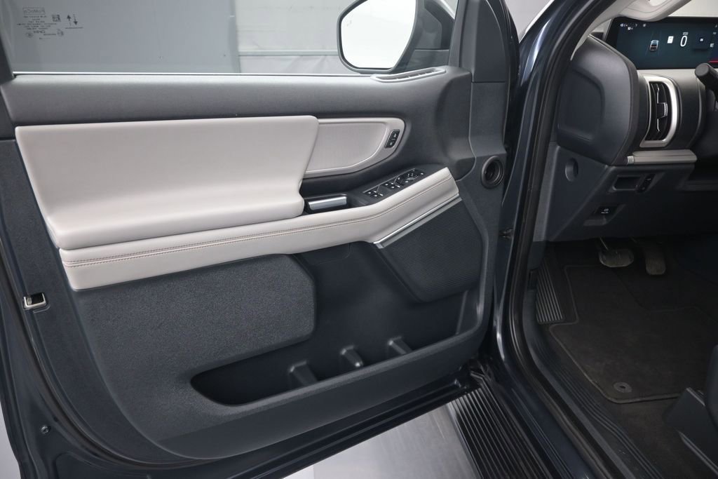 Used 2025 Ford Expedition Max Active RWD image 17