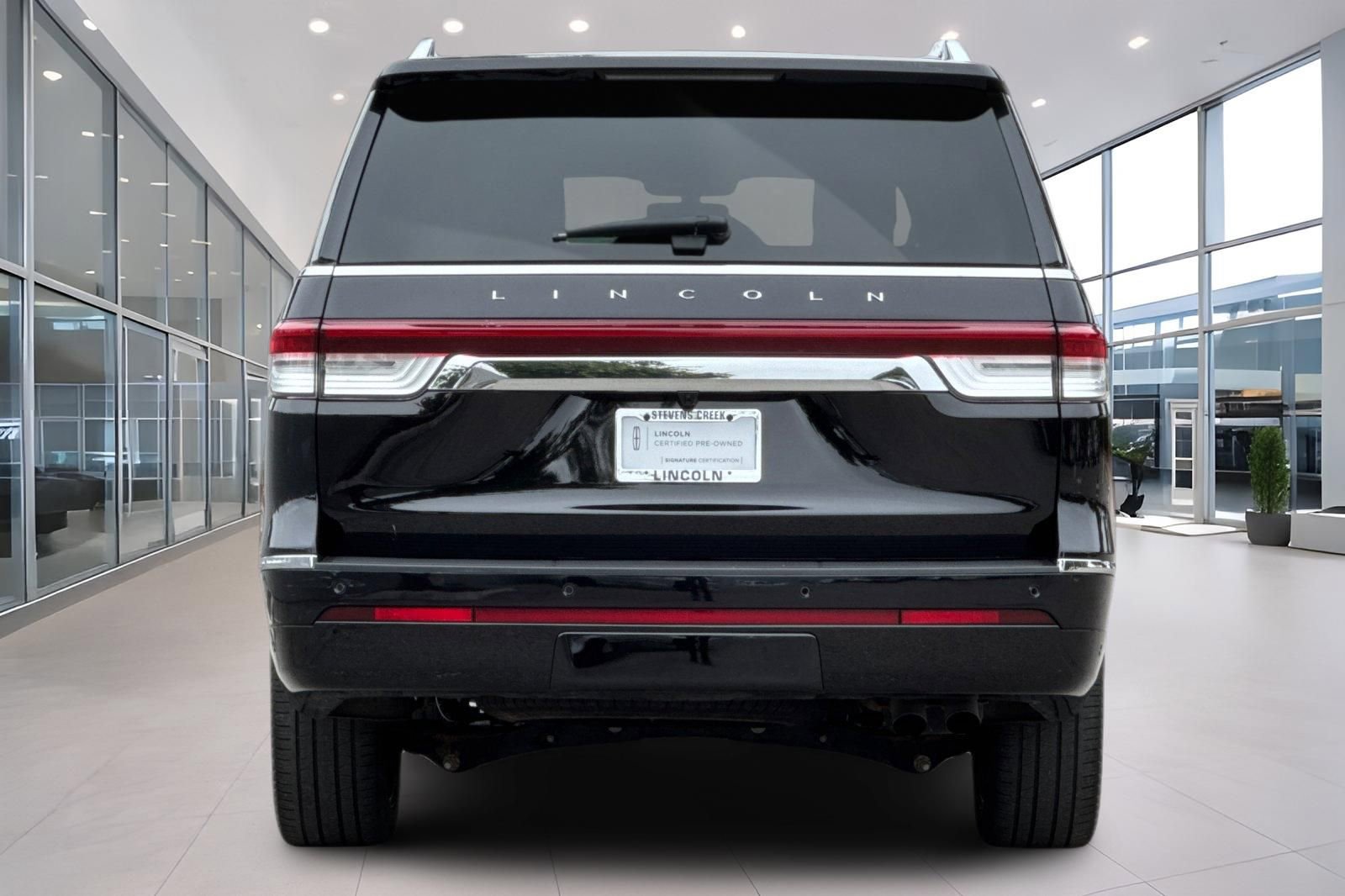 Certified 2023 Lincoln Navigator L Reserve AWD/4WD image 5