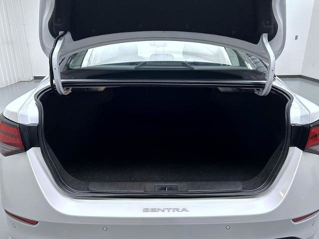 Certified 2023 Nissan Sentra SR w/ Midnight Edition Package FWD image 21