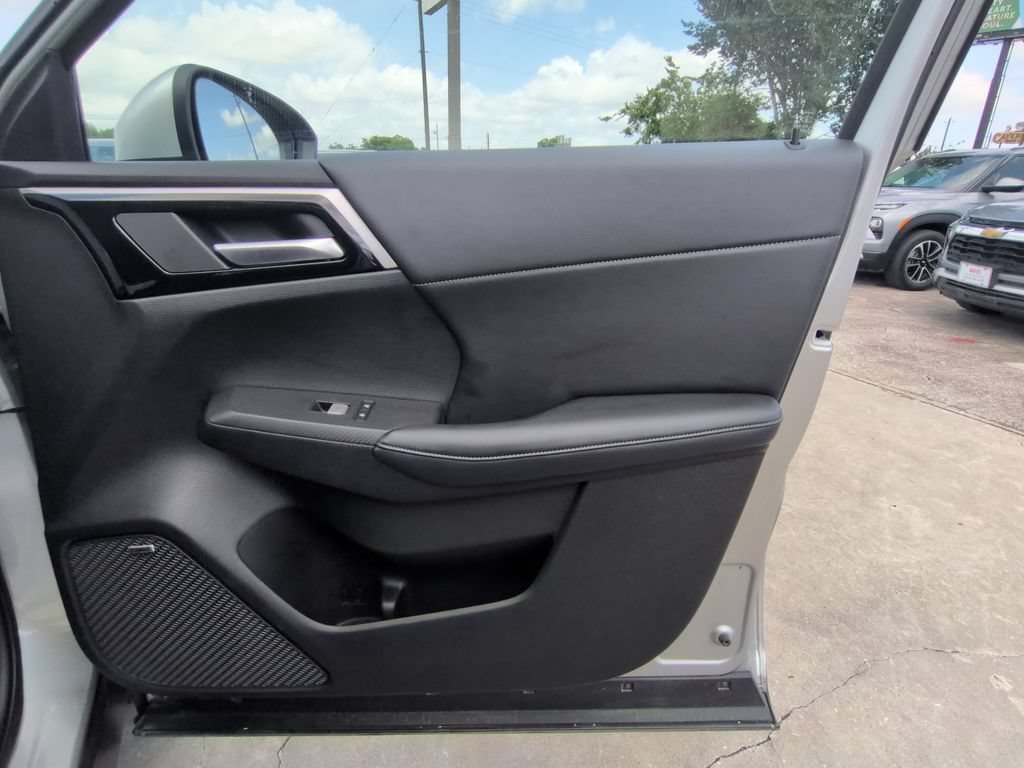 Used 2025 Mitsubishi Outlander SE FWD image 33