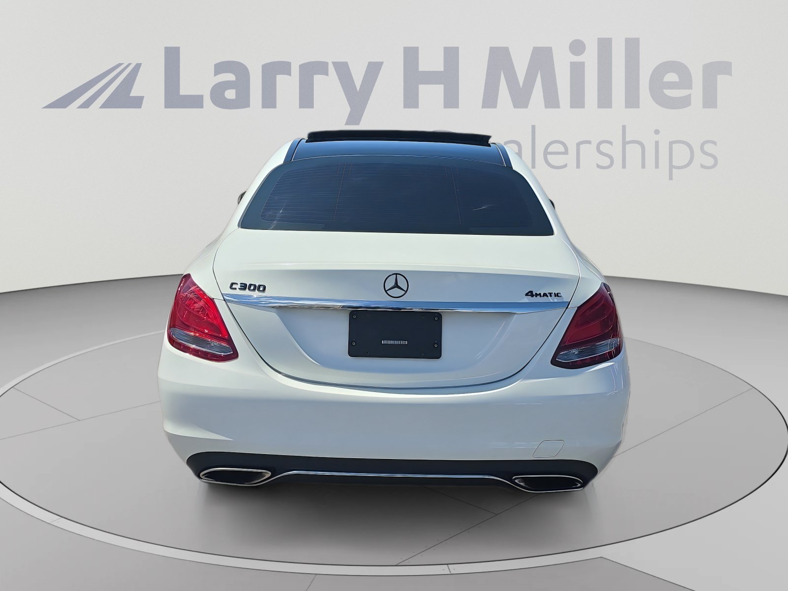 Used 2016 Mercedes-Benz C 300 4MATIC Sedan image 4