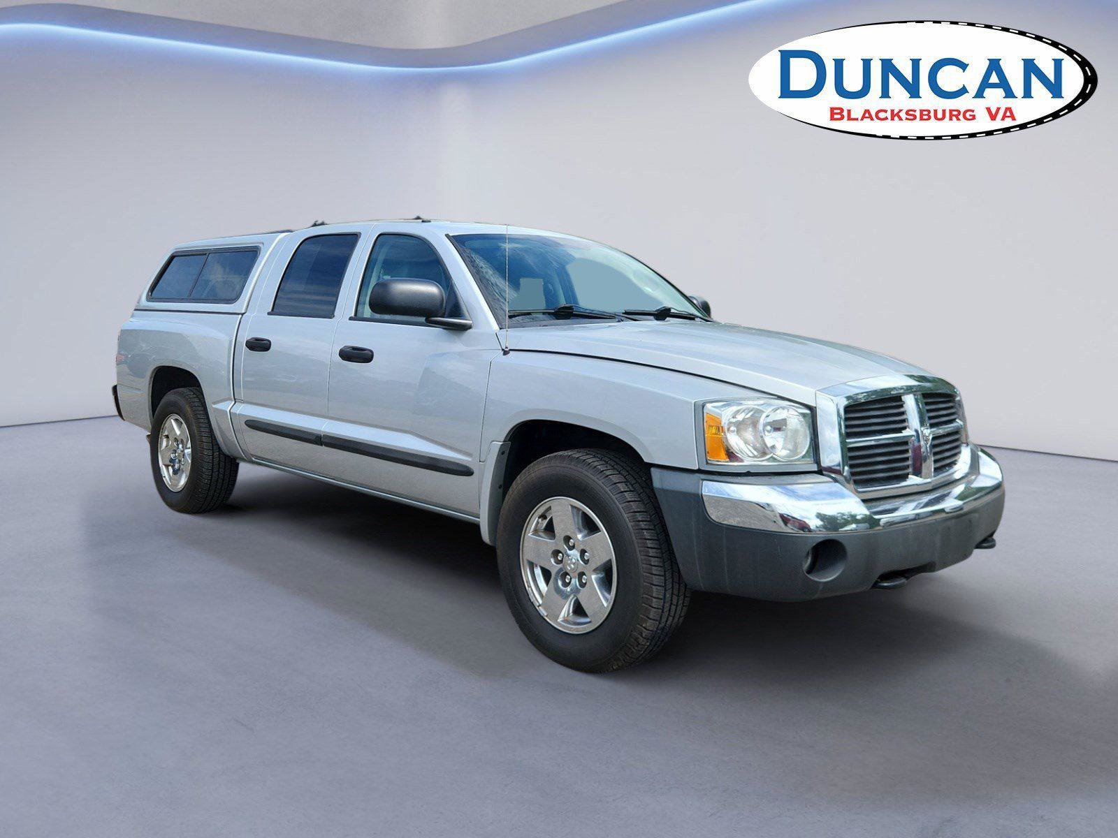 Used 2005 Dodge Dakota SLT AWD/4WD image 1