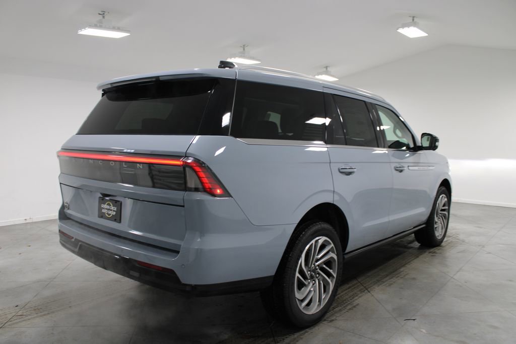 New 2026 Lincoln Navigator Reserve image 8