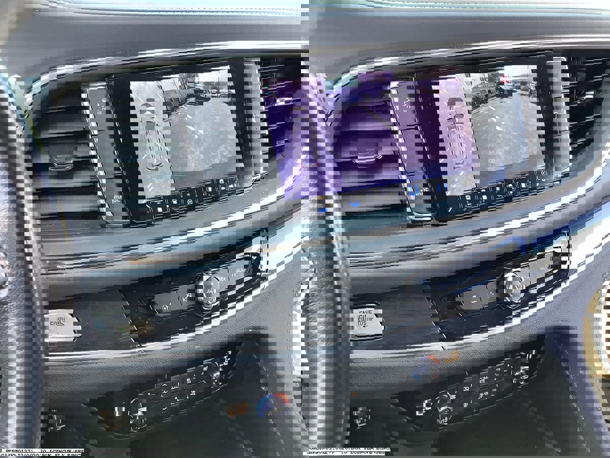 Used 2020 Buick Enclave Essence w/ Trailering Package, 5000 lbs. image 9