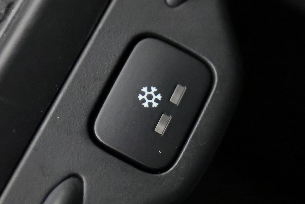 Used 2023 Land Rover Range Rover SE image 40