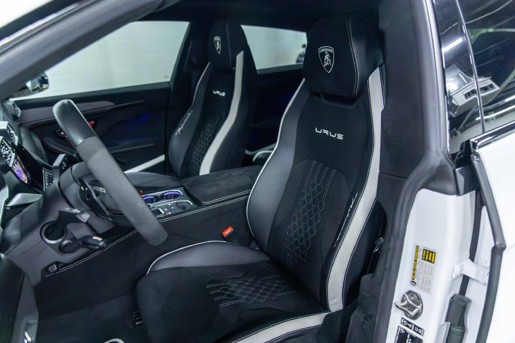 Used 2023 Lamborghini Urus Performante AWD/4WD image 27