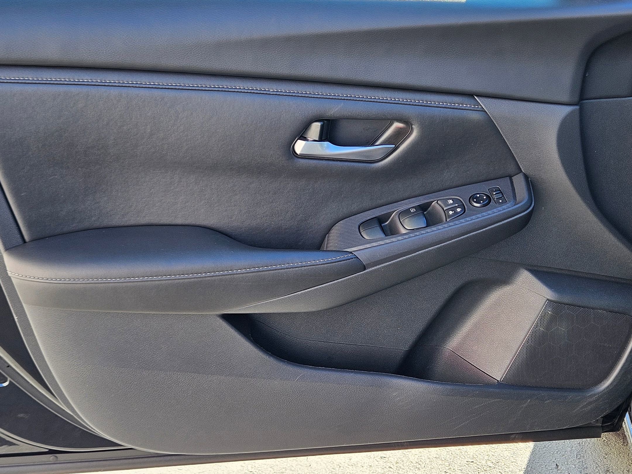 Used 2024 Nissan Sentra SV image 17