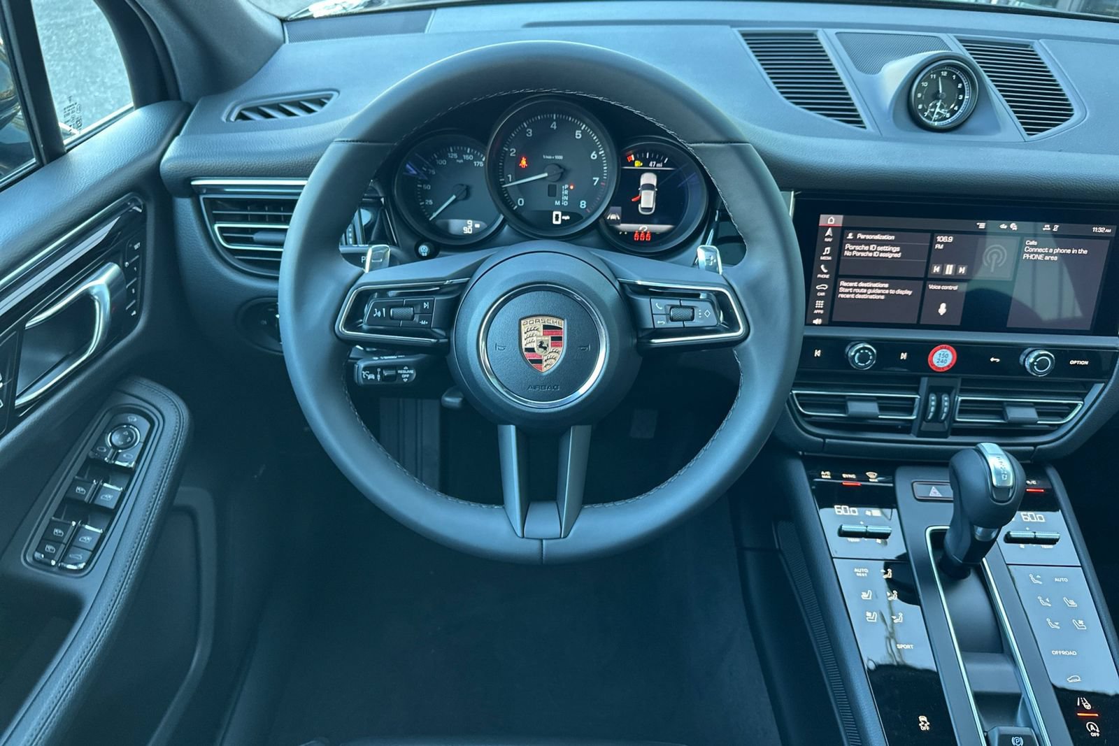 New 2026 Porsche Macan AWD/4WD image 16