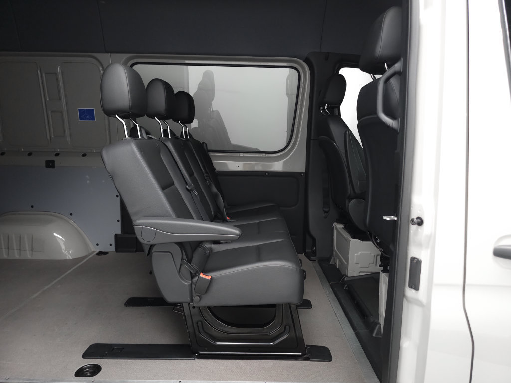 Used 2025 Mercedes-Benz Sprinter 2500 image 26