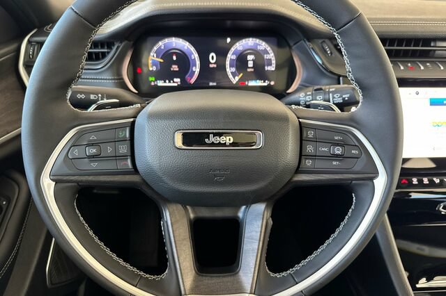 New 2026 Jeep Grand Cherokee Limited w/ Limited Altitude Package AWD/4WD image 21