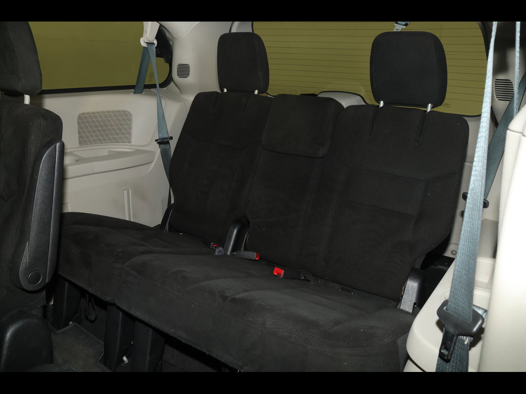 Used 2015 Dodge Grand Caravan SE w/ Quick Order Package 29E SE FWD image 14