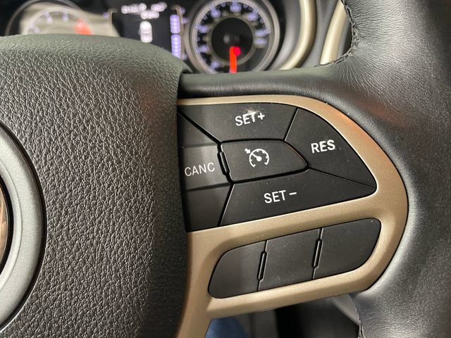 Used 2017 Jeep Cherokee Latitude w/ Comfort/Convenience Group image 12