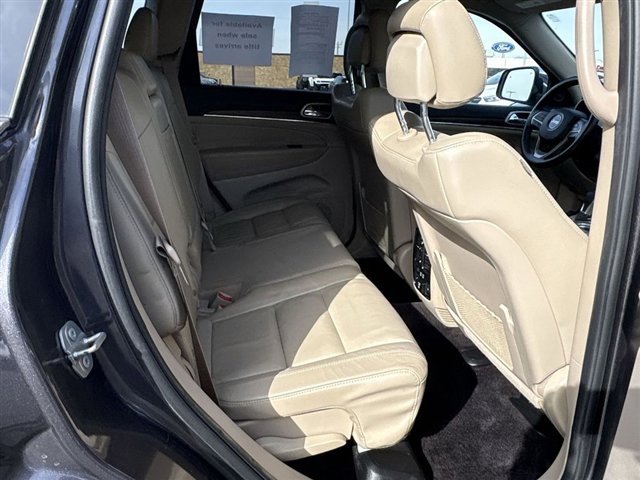 Used 2017 Jeep Grand Cherokee Limited image 25