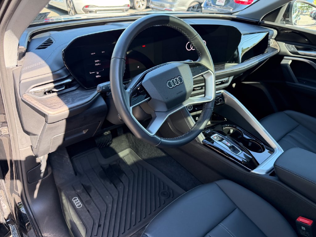 Certified 2025 Audi Q5 Premium w/ Convenience Package AWD/4WD image 17