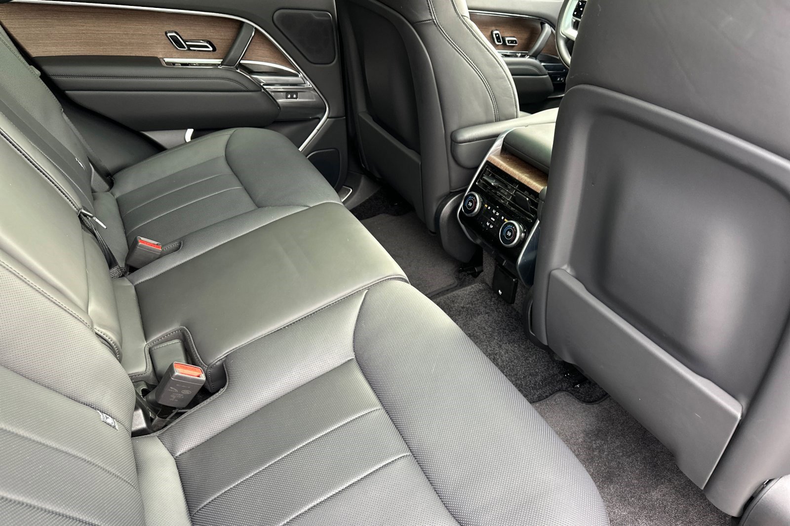 Used 2024 Land Rover Range Rover SE image 30