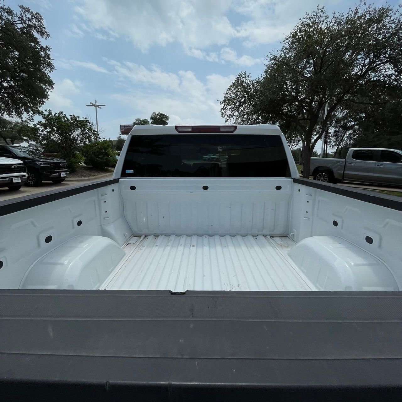 Used 2025 GMC Sierra 1500 SLT RWD image 26